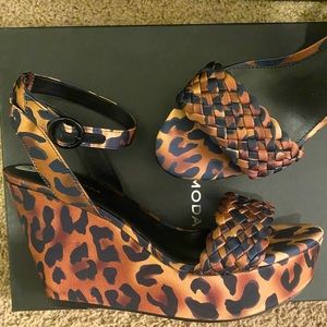 Pelle Moda Leopard wedges, NWT breaded details